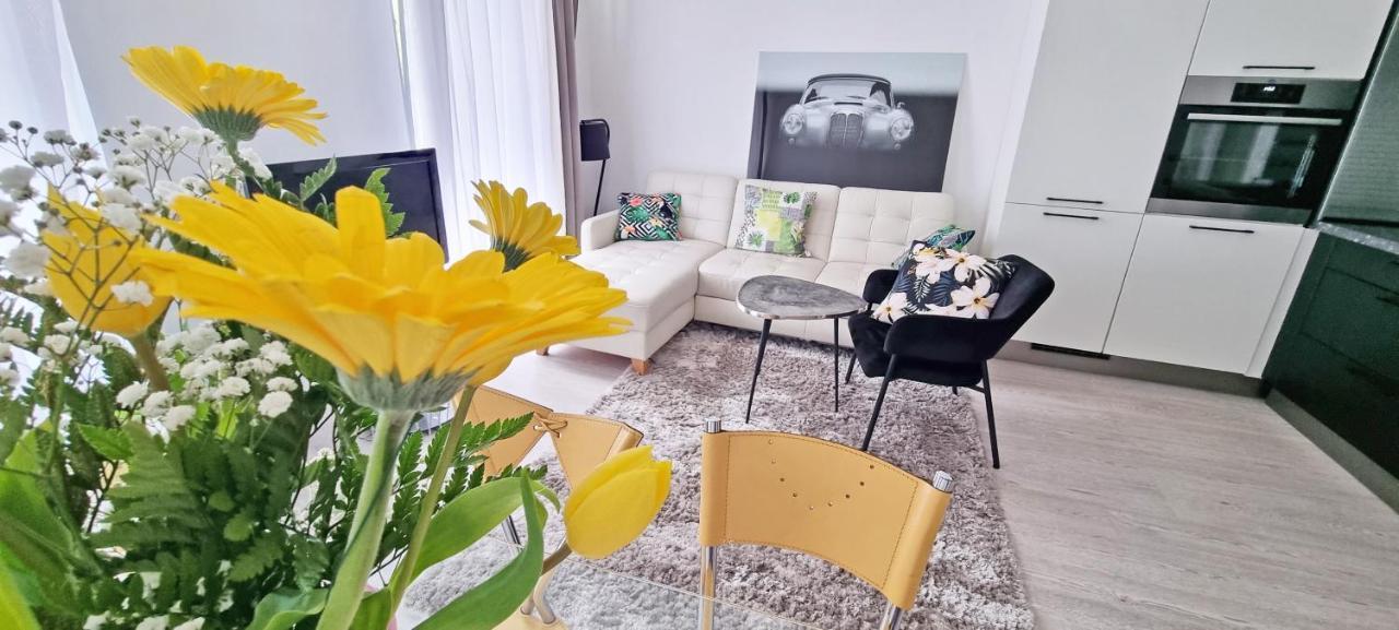 Casa Bianca - 2 Bedroom Design Apartment *
